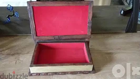 Dark Brown Wooden Cigar Box 2