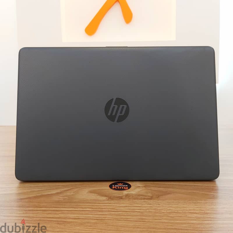 HP 15T-DW300 Core i7-1165G7 Iris Xe Touch Laptop 1