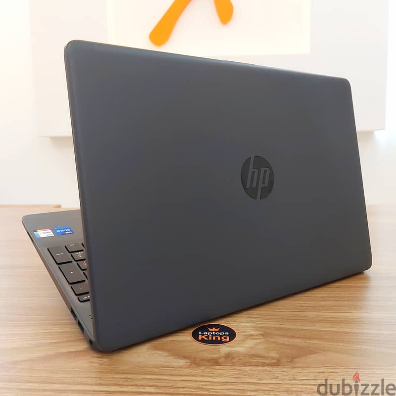 HP 15T-DW300 Core i7-1165G7 Iris Xe Touch Laptop 2