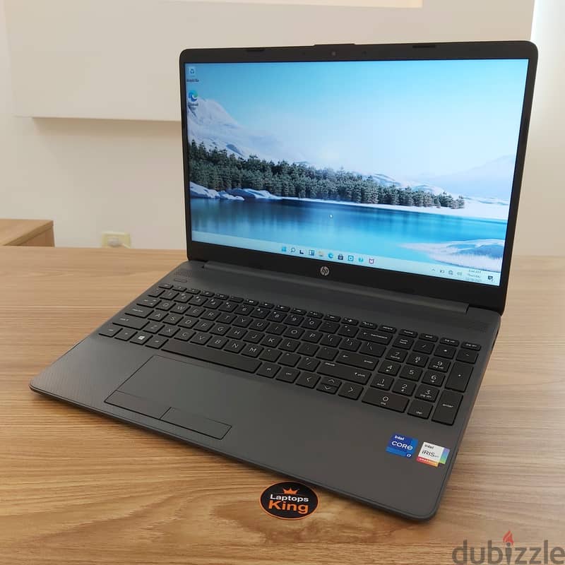 HP 15T-DW300 Core i7-1165G7 Iris Xe Touch Laptop 3