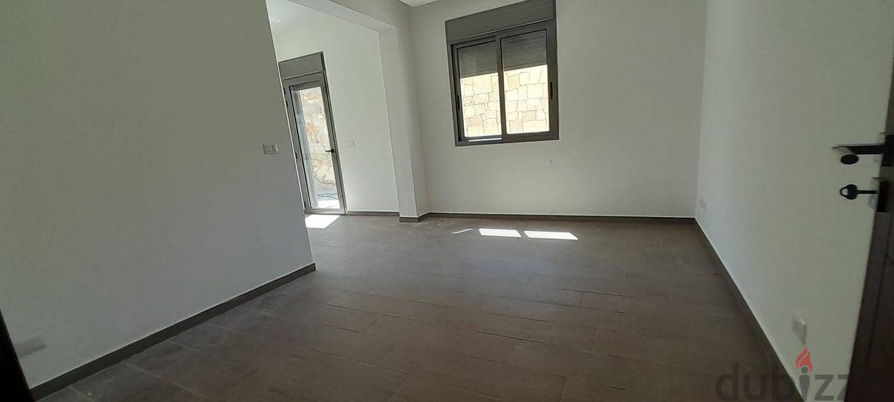 154m2 apartment + terrace & an open sea view for sale in Nahr ibrahim 12