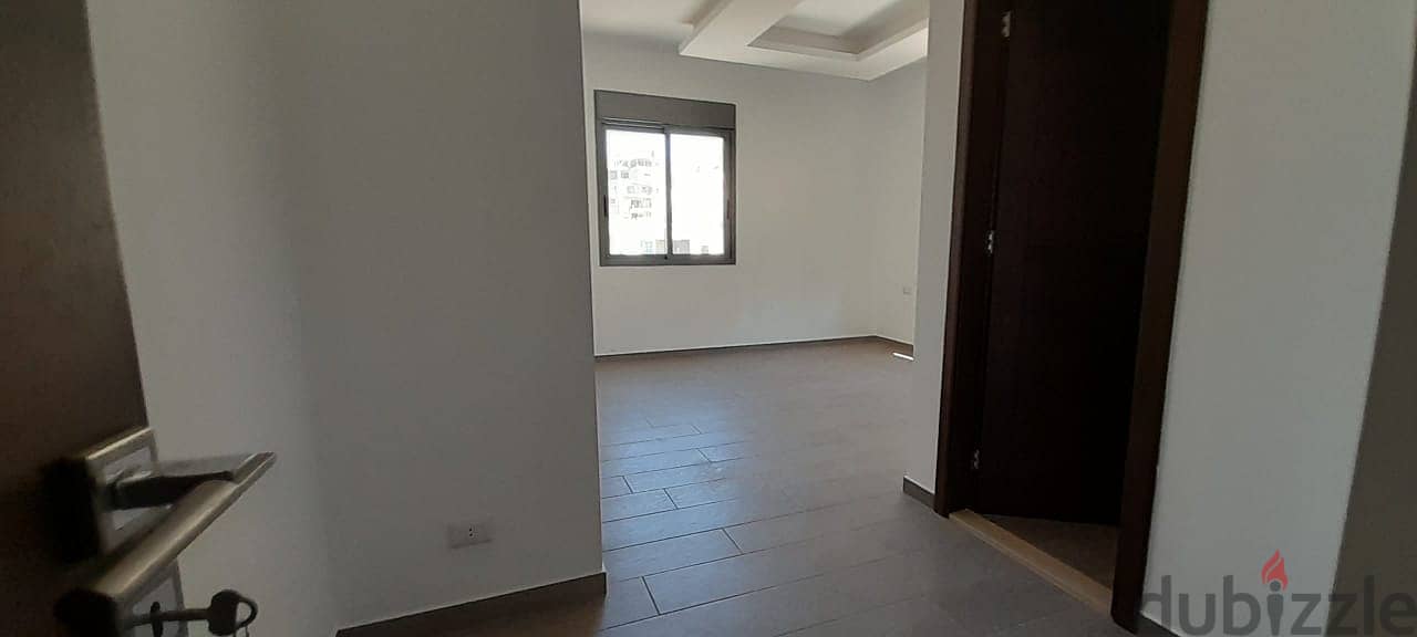 154m2 apartment + terrace & an open sea view for sale in Nahr ibrahim 6
