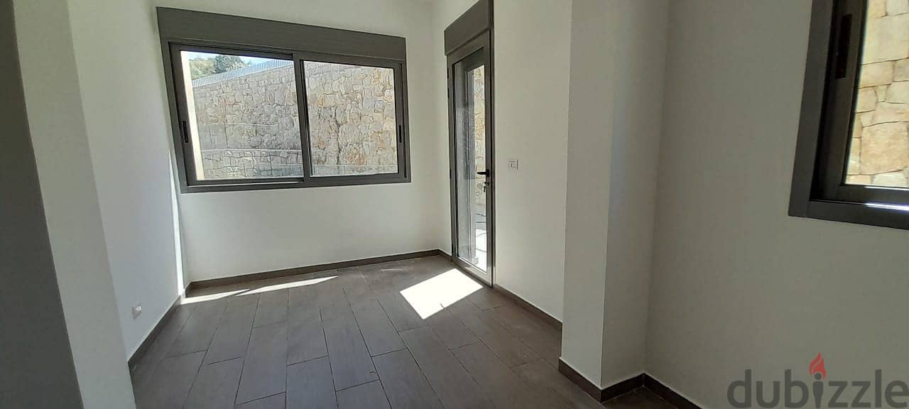 154m2 apartment + terrace & an open sea view for sale in Nahr ibrahim 9