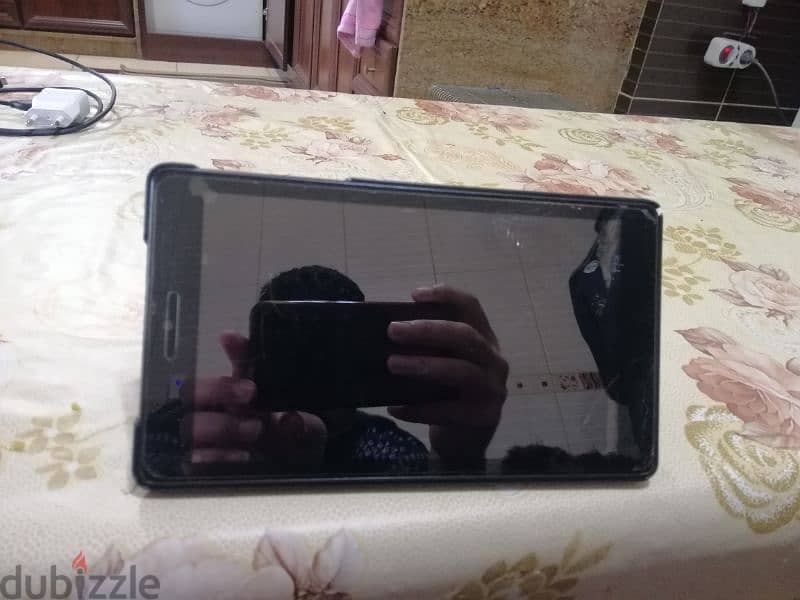 Alcatel Tablet in Good Condition with its cover 1