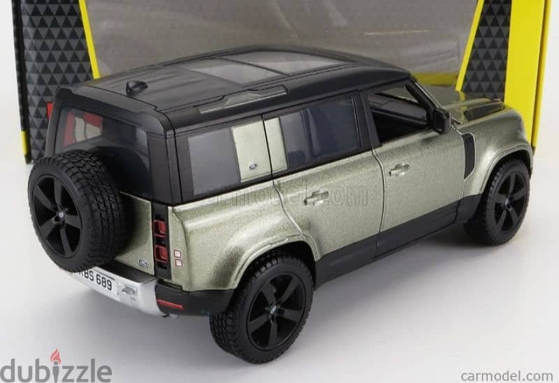Defender 110 Land Rover diecast car model 1:24. 2