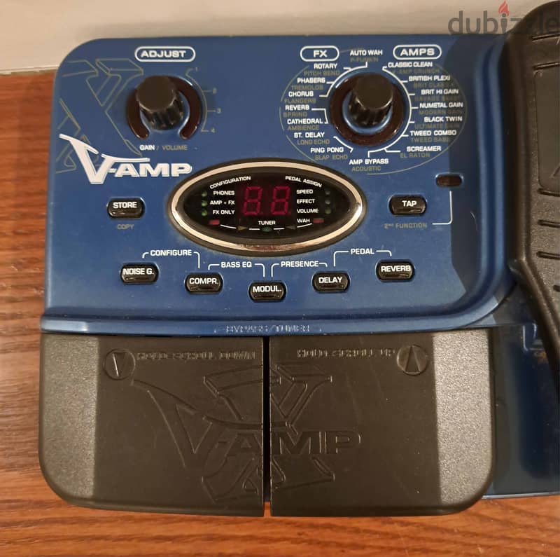 Behringer XVamp electric guitar multi effect pedal 1