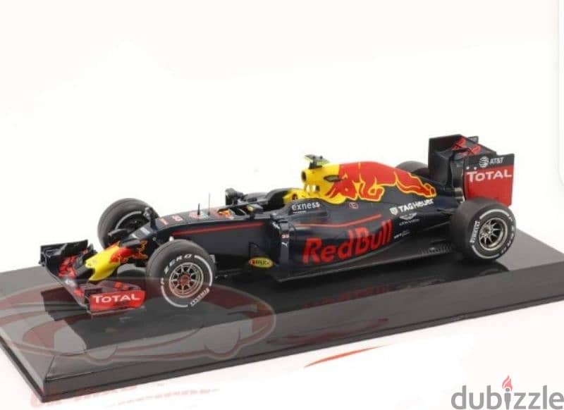 Max Verstappen Red Bull RB12 (2016) diecast car model 1:24. 1