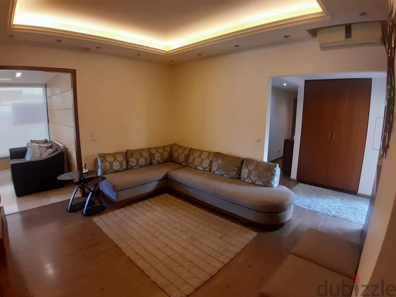 Apartment For Rent in Achrafieh - شقة للأجار في الأشرفية 3