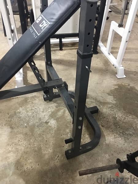 bench adjustable like new heavy duty very good quality 3