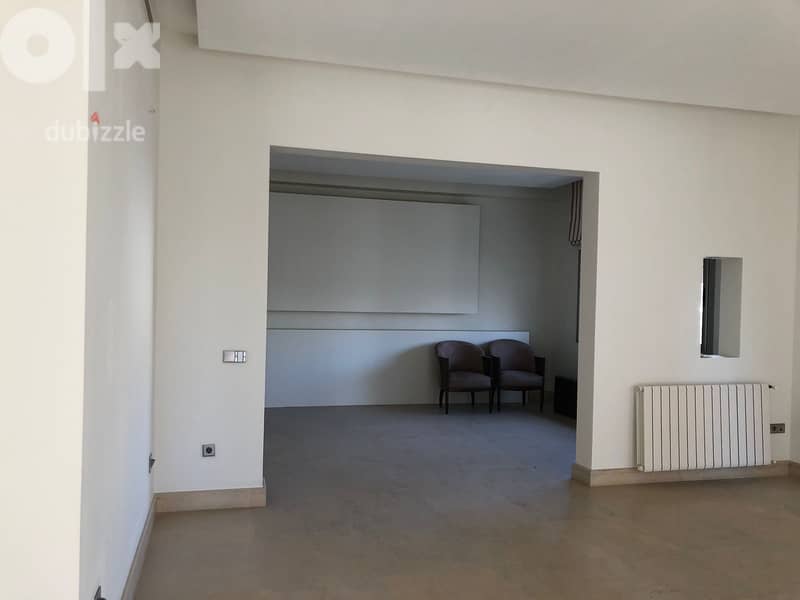 L11739-A Spacious Apartment for Rent in Badaro 3