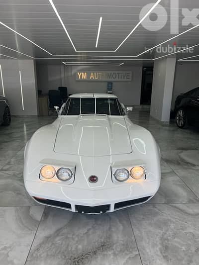 1974 Corvette stingray white/burgandy fully restored in USA like new!!