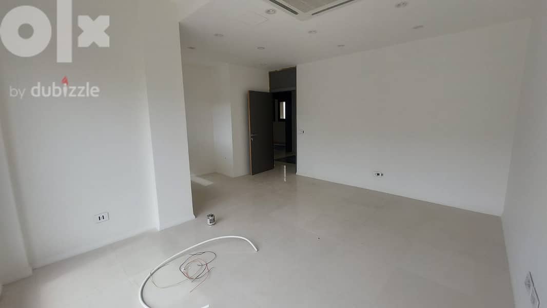 L11752 - A 107 SQM Office for Rent in Downtown 1