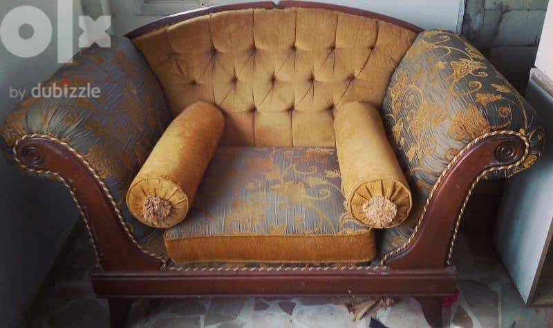 Antique sofa 0