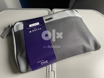 Brand New TUMI (original) - Wallet - Amenity bag 22cmi x 15cm