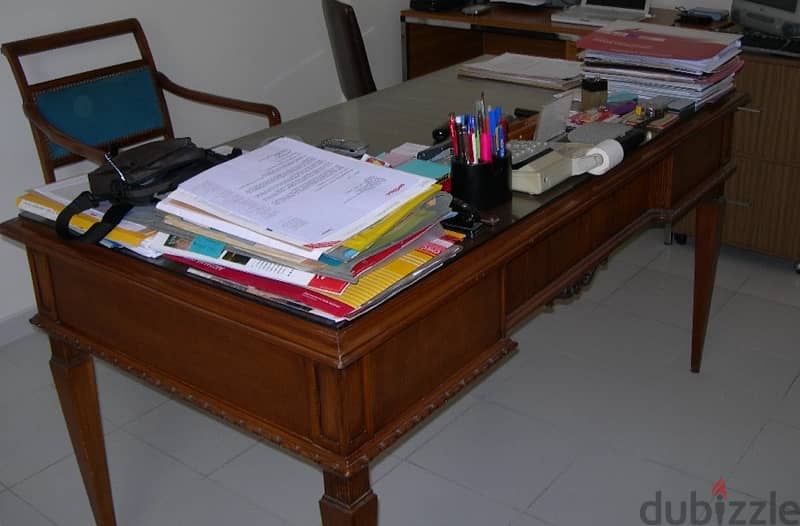 LOUIS VI Office Desk & Chair 1