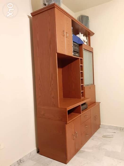 خزانة غرفة قعدة شبه جديدة خشب سنديان للبيع TV Cabinet 1