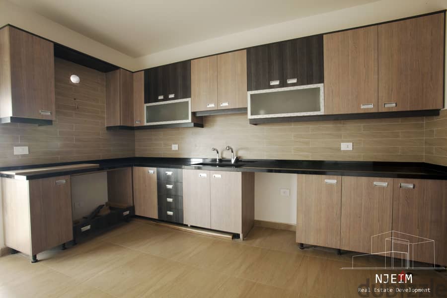 Apartment for sale in Sahel Alma شقة للبيع في ساحل علما 3
