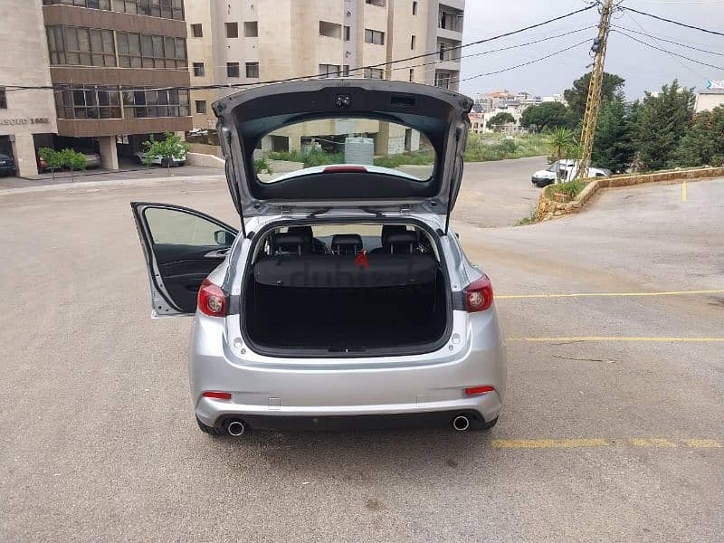 Mazda 3 2017 Likenew condition 2