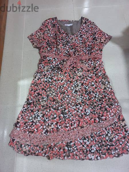 dress size 38 / 40 . 1