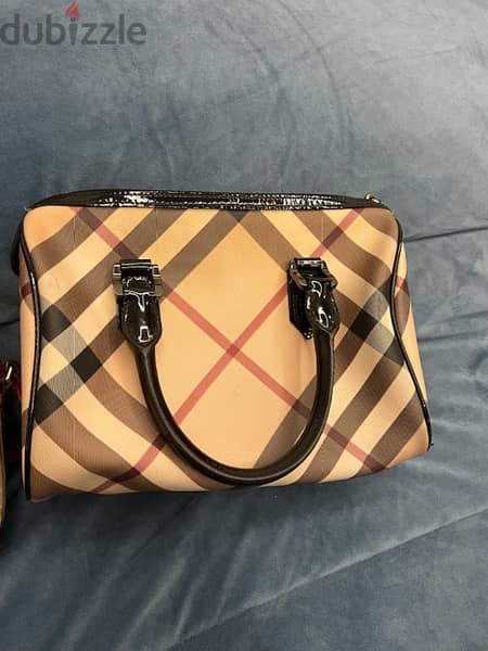 Used original Burberry handbag for sale for 300$ 0