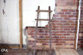 Wood ladder for clothes سلم خشب للثياب