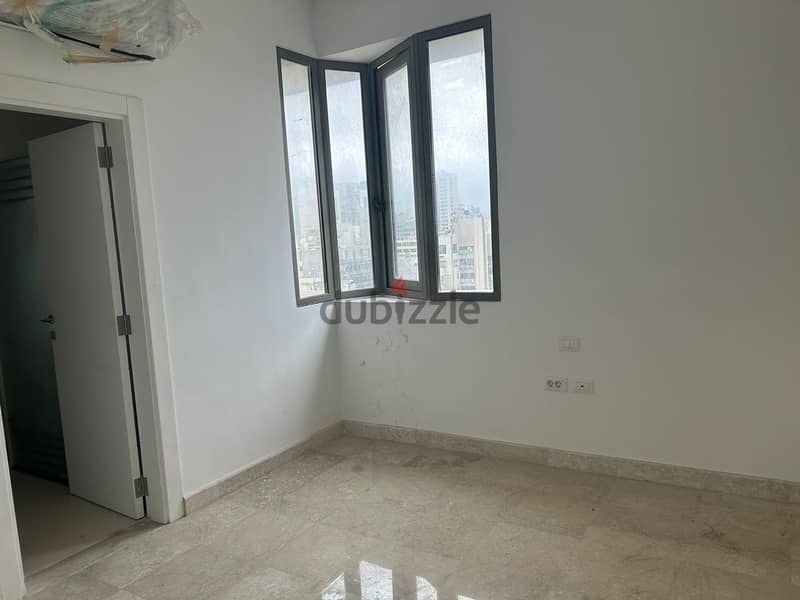 L11871-3-Bedroom Apartment with Sea View for Rent in Hamra, Ras Beirut 1