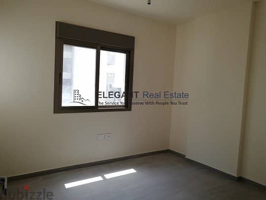 Contemporary and Dazzling Apartment , Located In A Main Road! 3