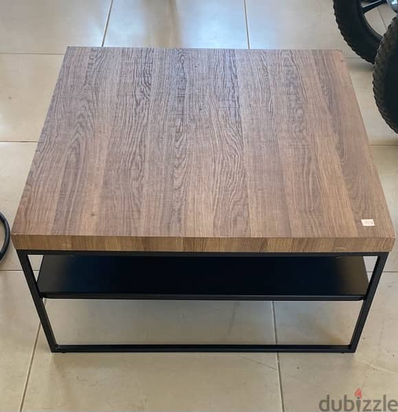 Vista wood table طاولة خشب 2