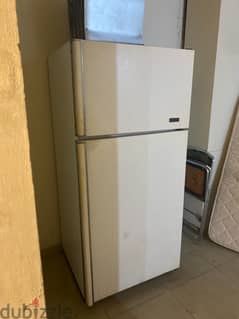 Frigidaire FROST-PROOF refrigerator 0