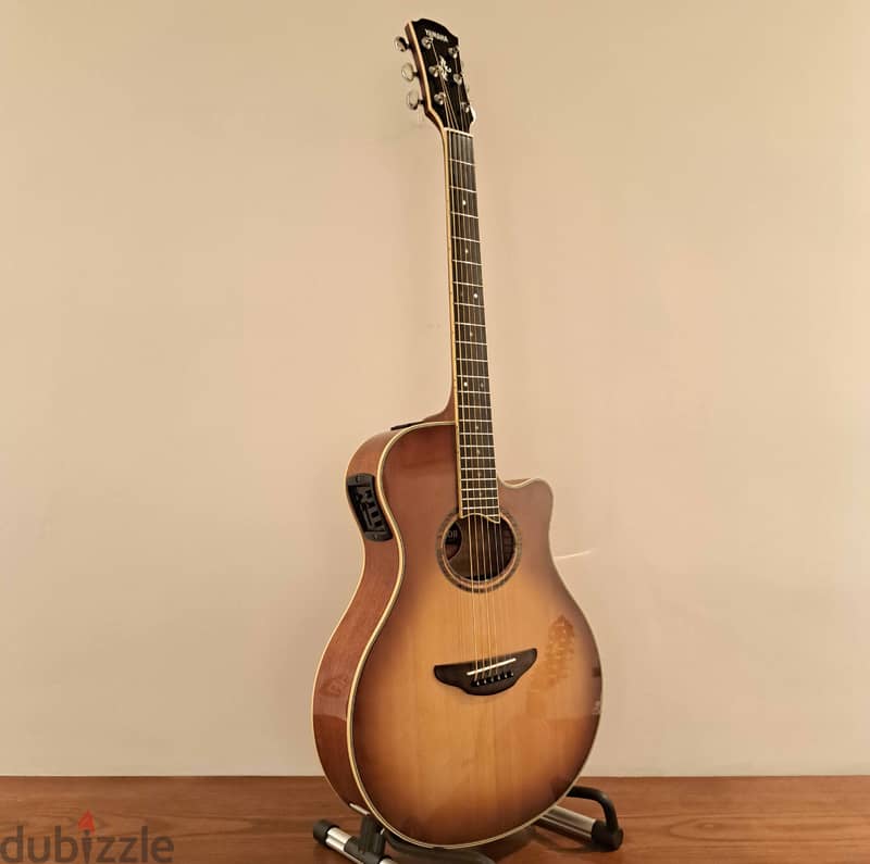 Yamaha APX700II Electro Acoustic Guitar 1