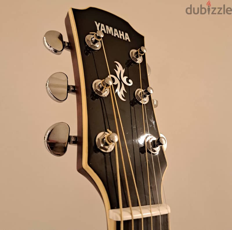 Yamaha APX700II Electro Acoustic Guitar 3