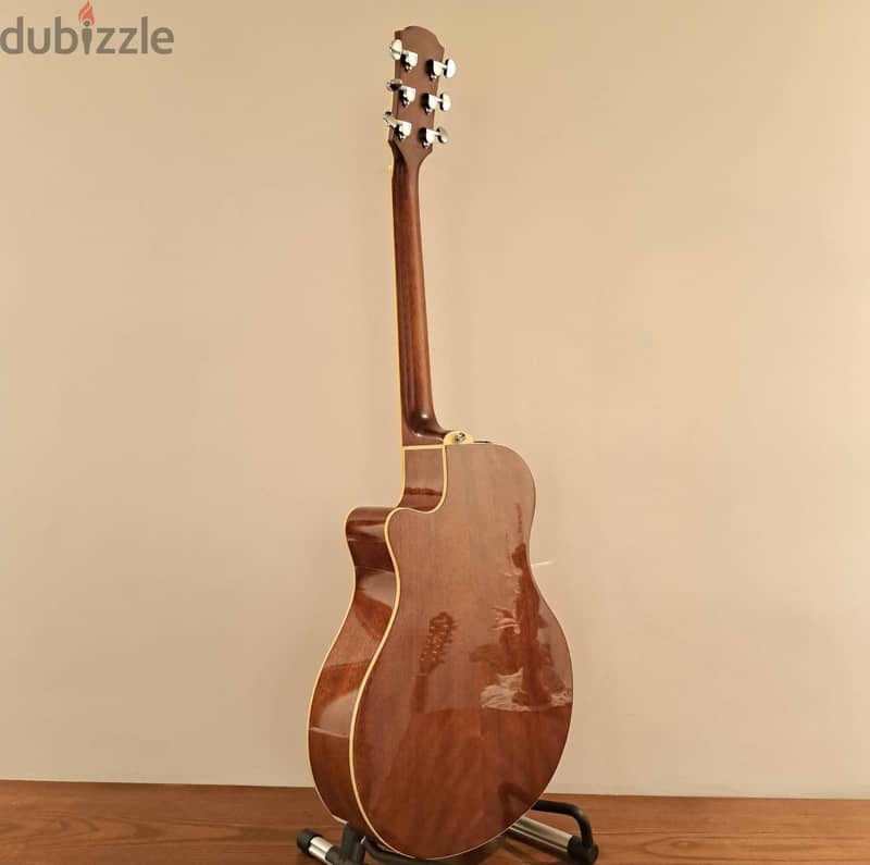 Yamaha APX700II Electro Acoustic Guitar 4