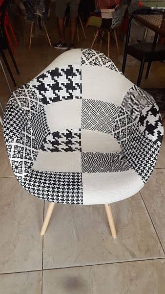 Patchwork lili chair with arms كرسي ليلي مع يد باتشورك 2