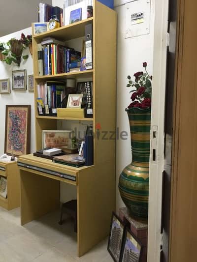 Bookshelves Desk - مكتبة