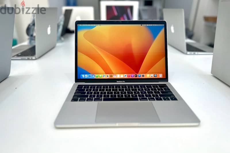 Macbook pro 2019 Core i7 16gb Ram touch bar 0