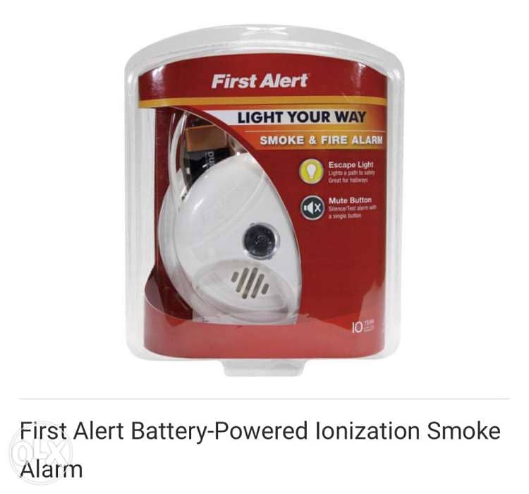 First Alert USA - Smoke and Fire alarm with escape light 1