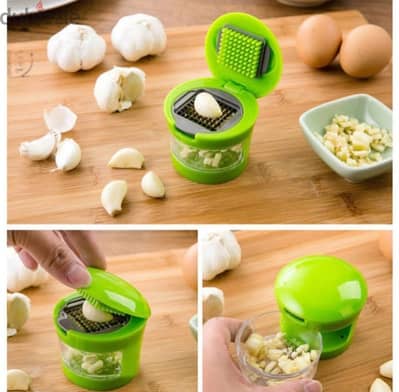 Small Portable Garlic Press. 7x7cm