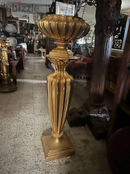 vase gold 1