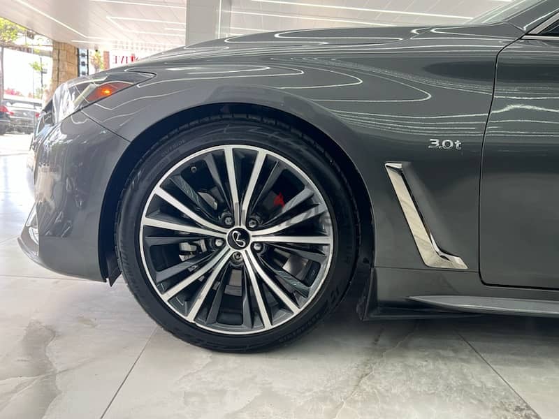 2020 INFINITI Q60 Coupe 3.0L V6 rear wheel drive 6