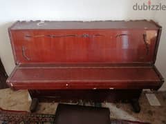 Old piano for sale, needs maintenance 0