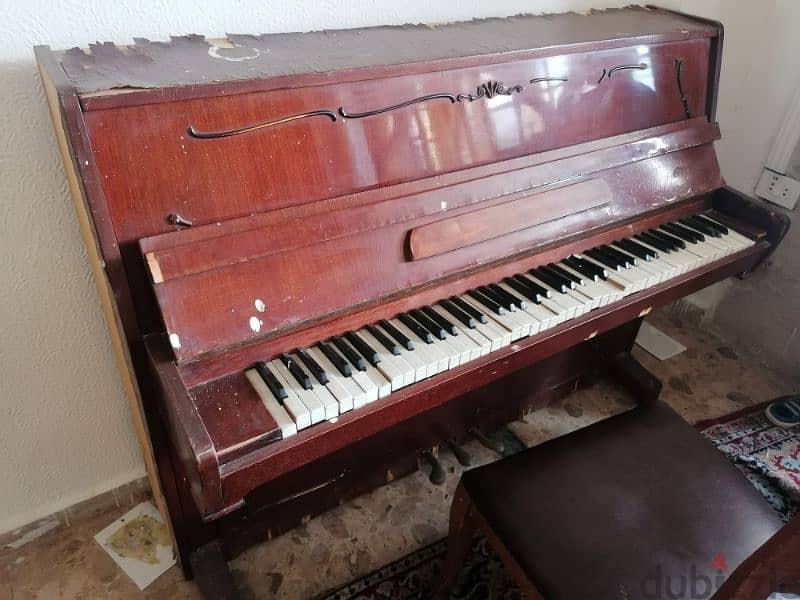 Old piano for sale, needs maintenance 2