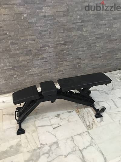 bench adjustable like new super heavy duty very good quality