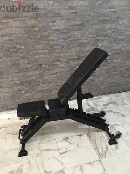 bench adjustable like new super heavy duty very good quality 1