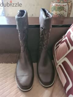boots size 38 brown color