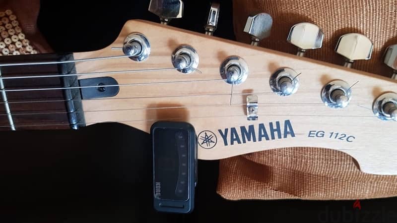 guitar  electric Yamaha + AMP new 2