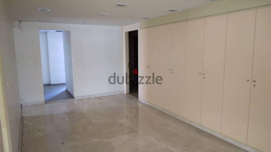 L11006-Showroom for Rent in a Prime Location in Aoukar 1