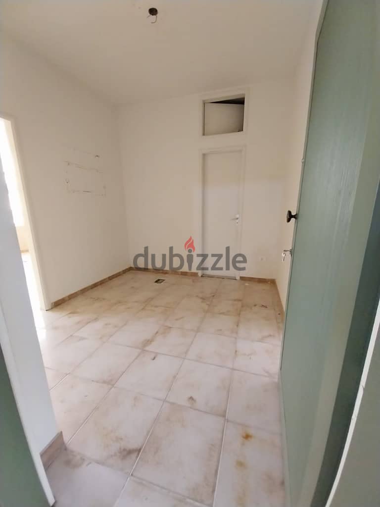 50 Sqm | Office For Rent In Horch Tabet 4