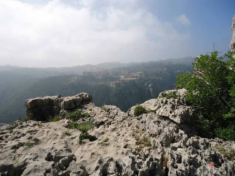 Plot with beatiful sea and mountain view for sale in kfardebian 0