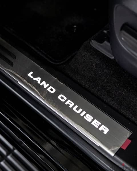 Toyota Land Cruiser GX-R Twin Turbo- 2022 9