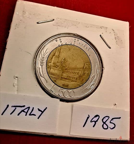 1985 Italy 500 Lire bi-metallic coin 1